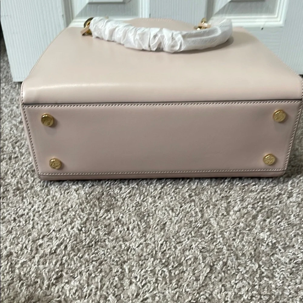 NWT Michael Kors Pink Bag with Gold Accents - Picture 6 of 8